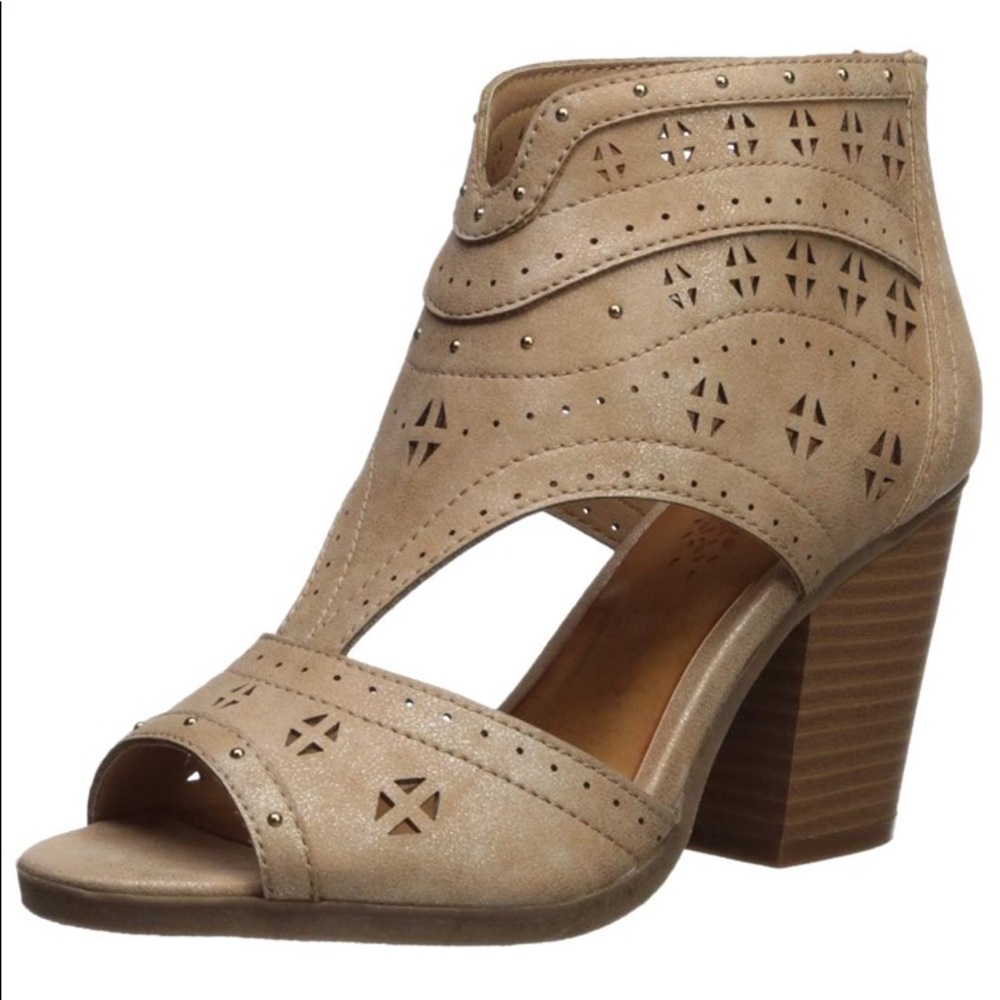 Gorgeous Natural Heeled Booties - Picture 3 of 8